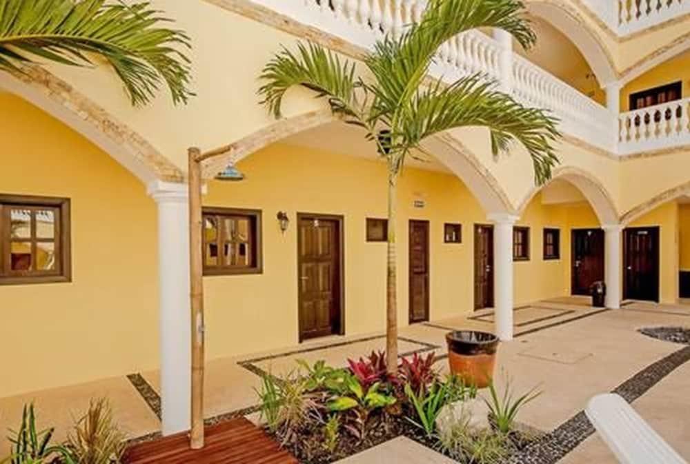 We Playa Hotel Playa del Carmen Exterior photo
